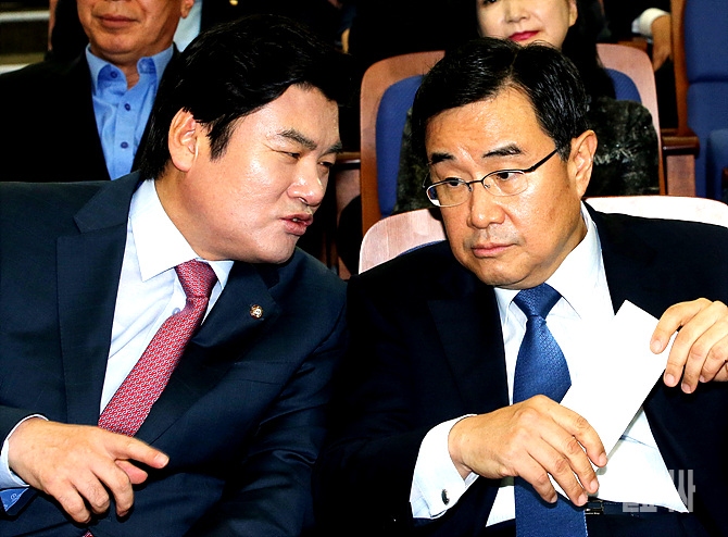 24일, 서울 여의도 국회에서 새누리당 의원총회가 열린 가운데, 원내부대표단 및 정책위부위원단 구성을 완료했다.