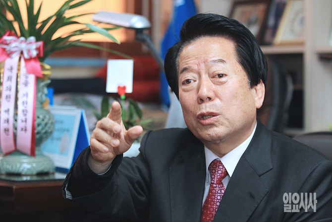 새정치민주연합 탈당 후 안철수 신당으로 입당 선언한 김희철 전 의원