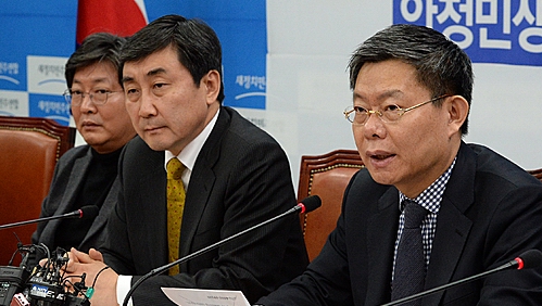 발언하는 새정치민주연합 최재천 의원(사진 오른쪽)
