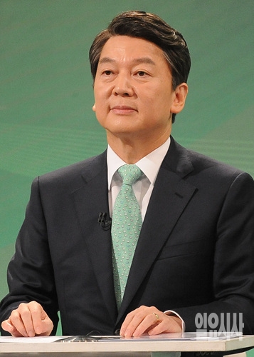 SBS토론회 참석한 안철수 국민의당 대선후보 <사진=사진공동취재단>