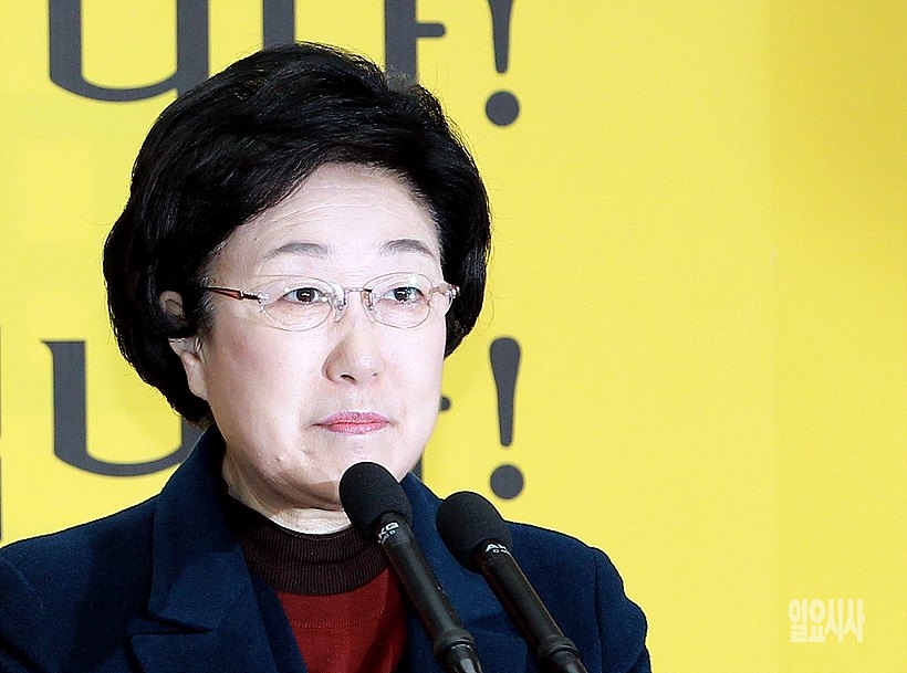 23일, 만기 출소한 한명숙 전 총리