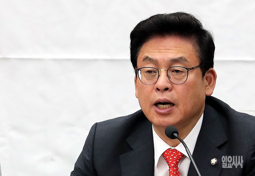 정우택 자유한국당 원내대표