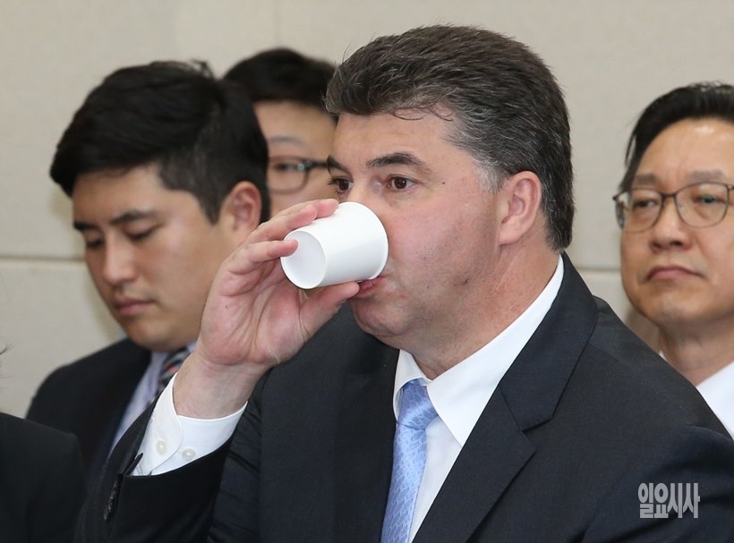 카허 카젬 한국지엠 사장