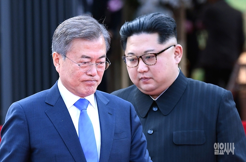 ▲ 문재인 대통령과 김정은 북한 국무위원장 (한국사진공동취재단)