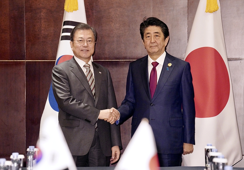 ▲ 문재인 대통령과 아베 일본 총리