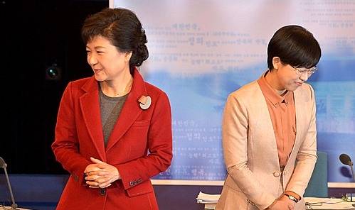 대선후보 토론 직전 새누리당 박근혜 후보와 진보통합당 이정희 후보